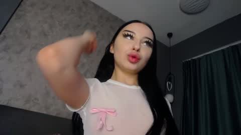 scarlettjakobs online show from April 8, 5:32 am