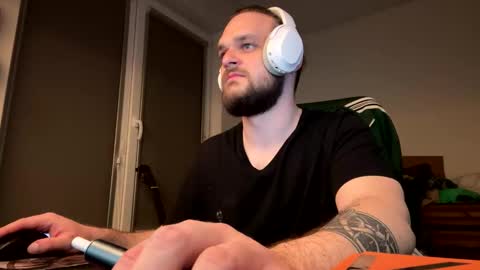 Charlie online show from May 6, 11:00 pm