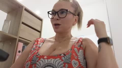 cindy desire online show from November 16, 7:27 pm