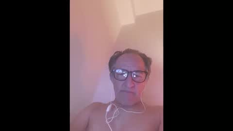 scotchwhieskie online show from June 9, 10:53 pm