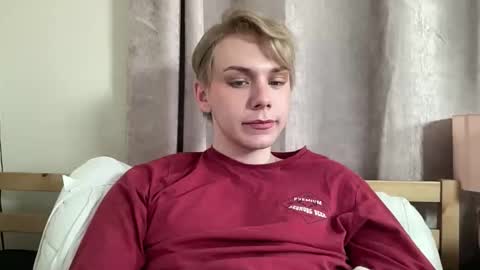 Snapshot of scottish_twink01 chatting on September 28, 11:47 pm danny online show from September 28, 11:47 pm
