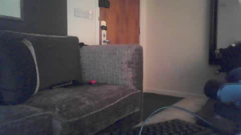 ScottishIvy online show from May 12, 4:27 pm