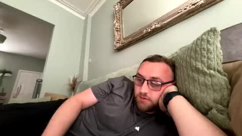 StraightScouse online show from May 9, 6:25 pm