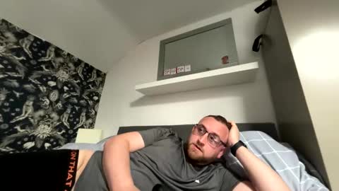 StraightScouse online show from May 4, 12:55 pm