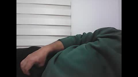 Snapshot of screw2 chatting on October 12, 9:27 pm Evren online show from October 12, 9:27 pm