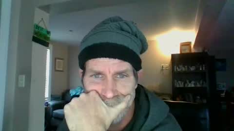 GettOffMyLawn online show from January 29, 6:18 pm