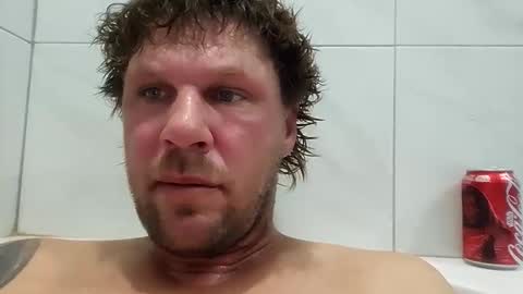 Snapshot of scruff2022 chatting on September 18, 11:20 pm Scruff2022 online show from September 18, 11:20 pm