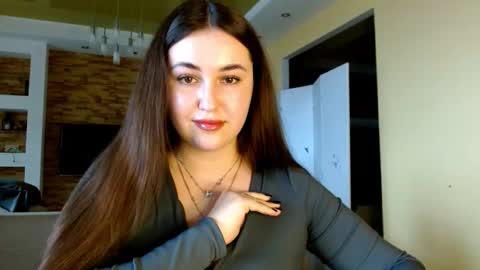 Elizabeth  online show from February 15, 10:25 am