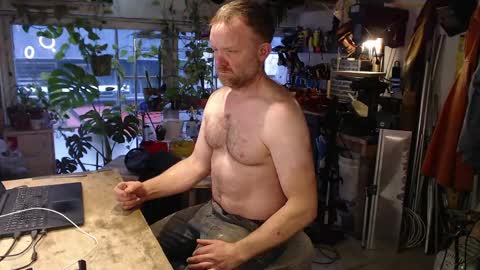 Seattlemanwhore online show from May 17, 2:15 pm