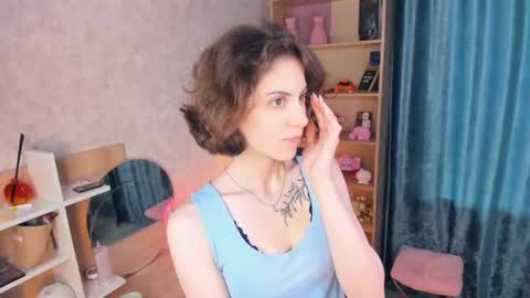 Mia online show from June 29, 5:59 am