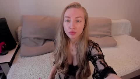 Amanda and  pair in a real life we love each other but can play with you online show from March 10, 9:34 am