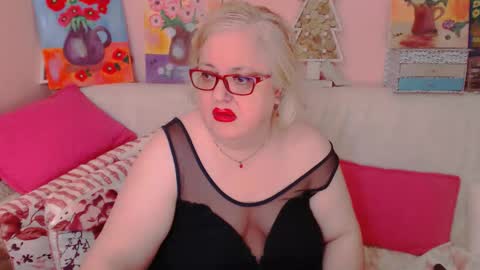 Alice online show from December 18, 8:26 pm