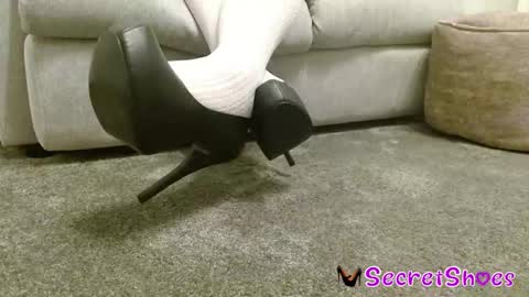 Secret Shoes online show from March 12, 8:34 pm