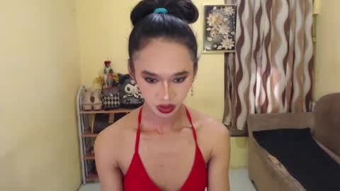 ashly online show from March 12, 8:40 am