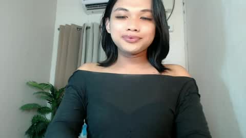 Deluxe online show from June 13, 7:02 pm
