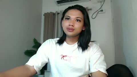 Deluxe online show from July 22, 8:00 pm