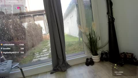 Selena online show from February 6, 10:25 am