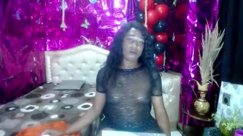 selenagill_ online show from January 14, 10:40 pm