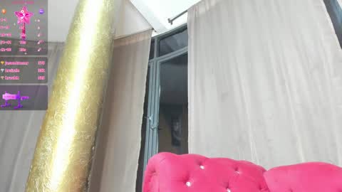Snapshot of selenagomz chatting on January 8, 8:49 am  Selena  online show from January 8, 8:49 am