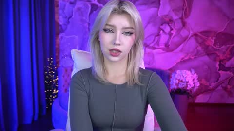 selenairis online show from September 26, 7:27 am