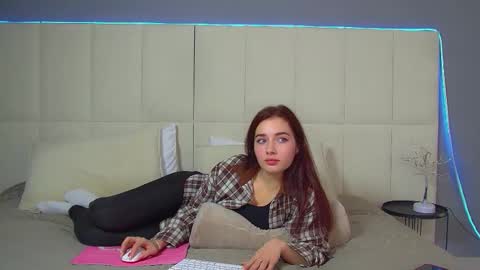 Selena online show from November 11, 2:41 pm