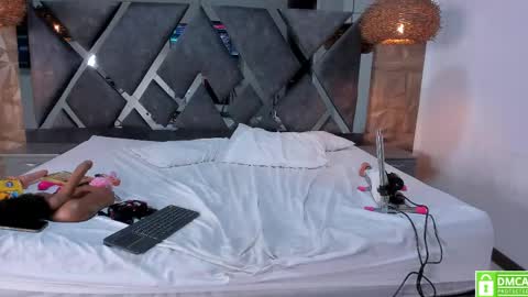 selene__lopez_ online show from April 28, 2:27 am