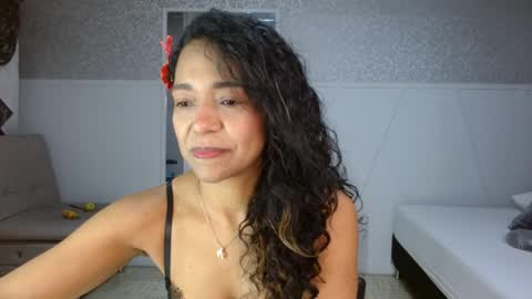 Selene online show from May 11, 1:07 pm