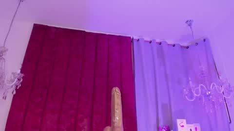 Selenee online show from December 20, 5:31 pm