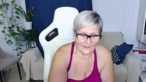 Selenna online show from February 8, 7:17 pm