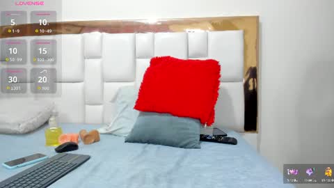 SelennaFox online show from June 29, 5:48 am