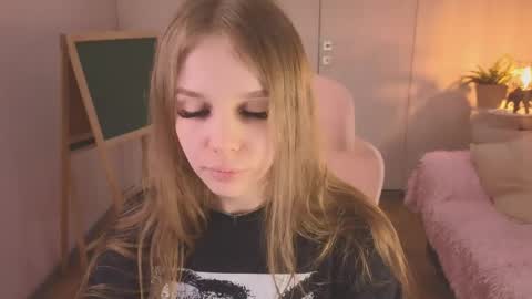 selens_hells_weet online show from May 1, 2:11 pm
