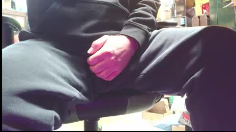 selfpound online show from December 5, 5:33 pm