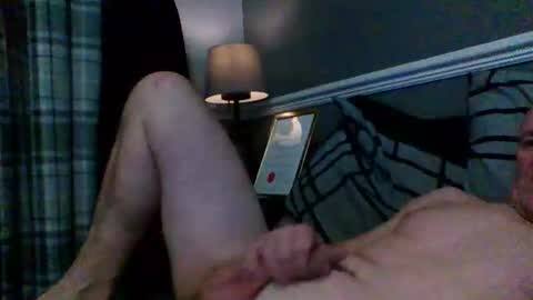 selfsucker28772 online show from March 22, 7:29 pm