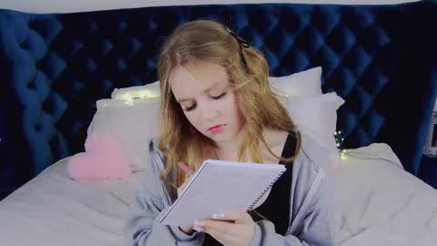 SelinSwarovski online show from March 11, 6:52 pm