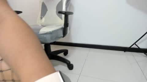 Selket online show from February 5, 2:05 pm