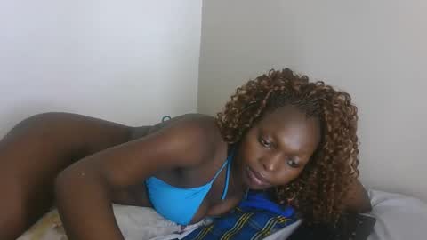 sellinprinces online show from December 19, 6:47 pm