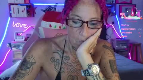 Selvaggia Del Caribe online show from January 7, 6:02 pm