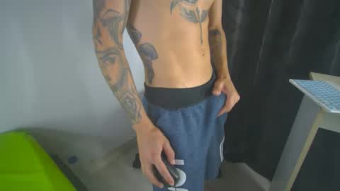 sem_alas online show from February 27, 1:41 am