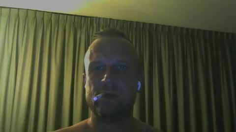 sence08 online show from March 15, 9:29 pm