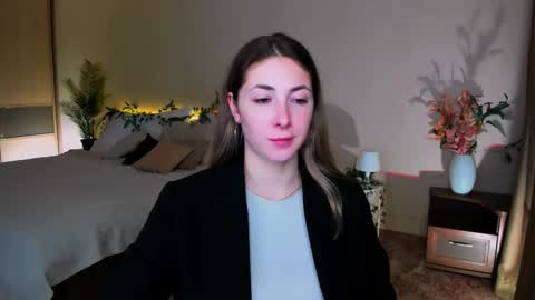 sensitiveheartt online show from September 15, 7:59 pm