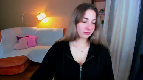 sensitiveheartt online show from September 14, 11:44 am