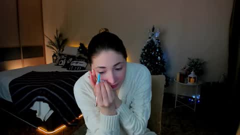 sensitiveheartt online show from December 14, 8:04 pm