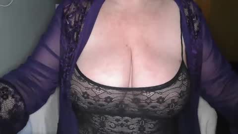 Snapshot of sensual_cris chatting on January 5, 6:45 pm CRIS  online show from January 5, 6:45 pm