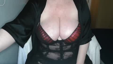 Snapshot of sensual_cris chatting on January 25, 9:57 pm CRIS  online show from January 25, 9:57 pm