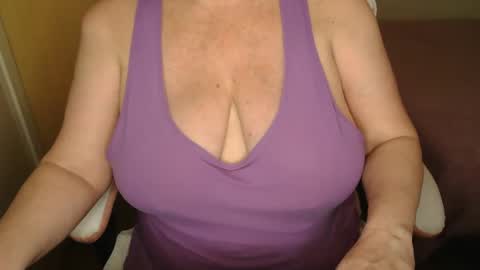 Snapshot of sensual_cris chatting on October 8, 2:45 pm CRIS  online show from October 8, 2:45 pm