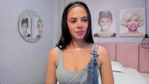 Sophie     online show from December 3, 11:16 pm