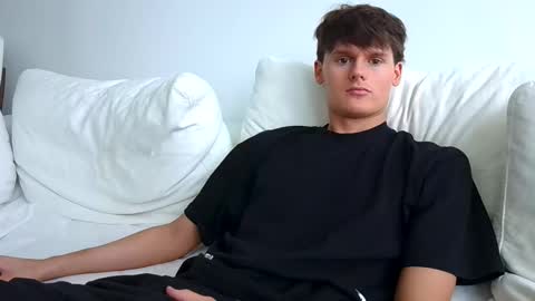 Cam online show from October 2, 7:34 pm