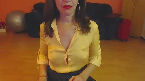 sensualmyra online show from May 1, 11:59 am