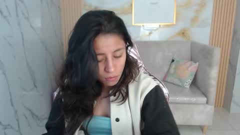 serabella_s online show from December 17, 1:18 pm