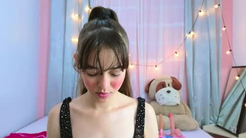 serafina_ online show from September 12, 1:35 pm